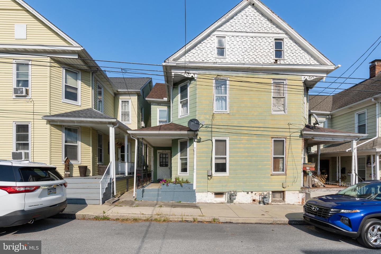 Photo 3 of 53 of 425 N Franklin St multi-family property