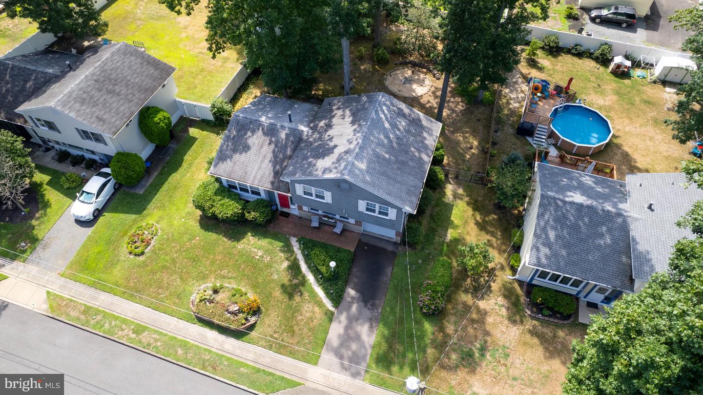Photo 4 of 33 of 110 Sherwood Dr house