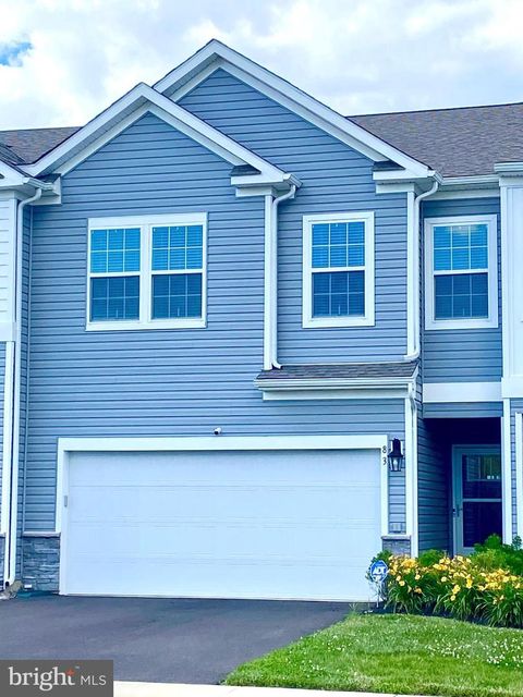 Townhouse in Quakertown PA 83 Fonthill COURT.jpg