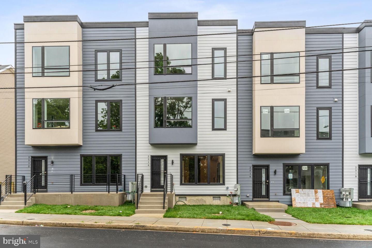 View Washington, DC 20020 townhome