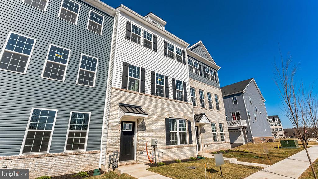 Photo 4 of 23 of 418 Nail Works St townhome