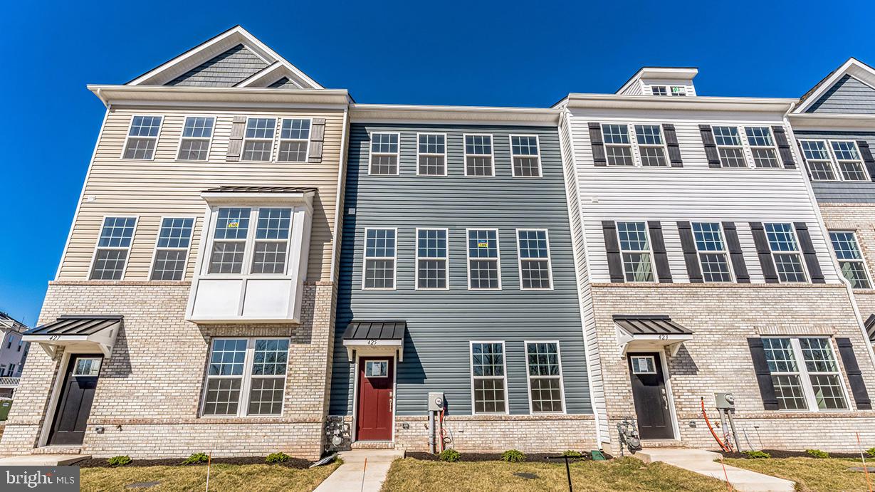 Photo 2 of 23 of 418 Nail Works St townhome