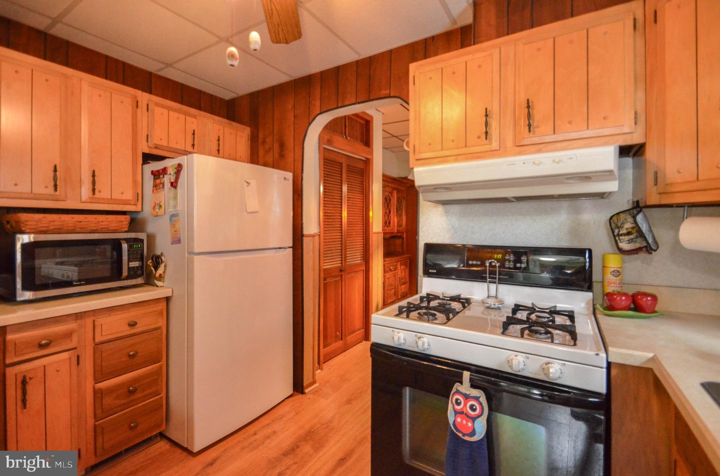 Photo 14 of 29 of 808 Elm St townhome