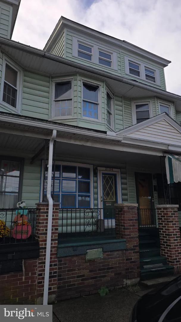 2134 Centre Street