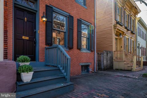 Townhouse in Trenton NJ 132 Jackson STREET 1.jpg