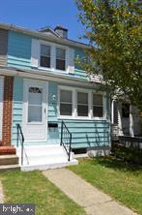 Townhouse in Dundalk MD 106 Baltimore Ave.jpg