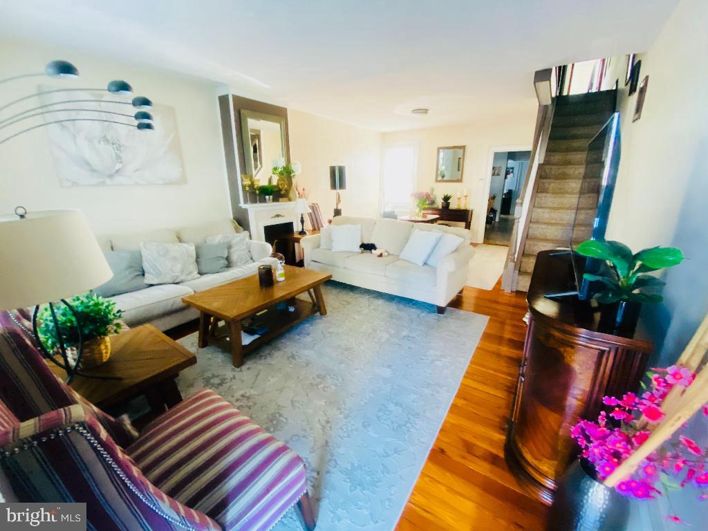 Photo 2 of 6 of 31 Elm St townhome