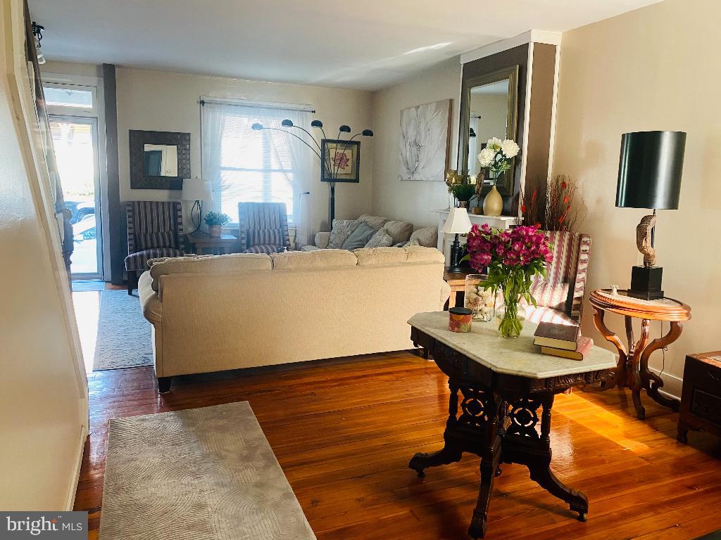 Photo 3 of 6 of 31 Elm St townhome