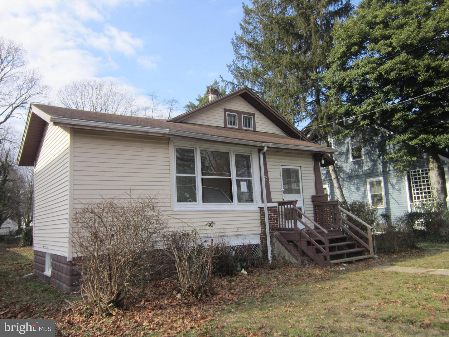 Photo 2 of 18 of 76 S Valley Ave #12 house