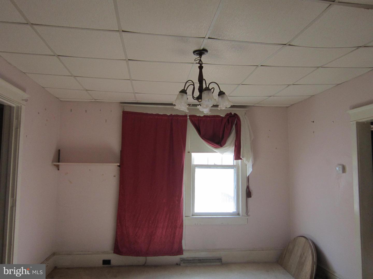 Photo 8 of 18 of 76 S Valley Ave #12 house