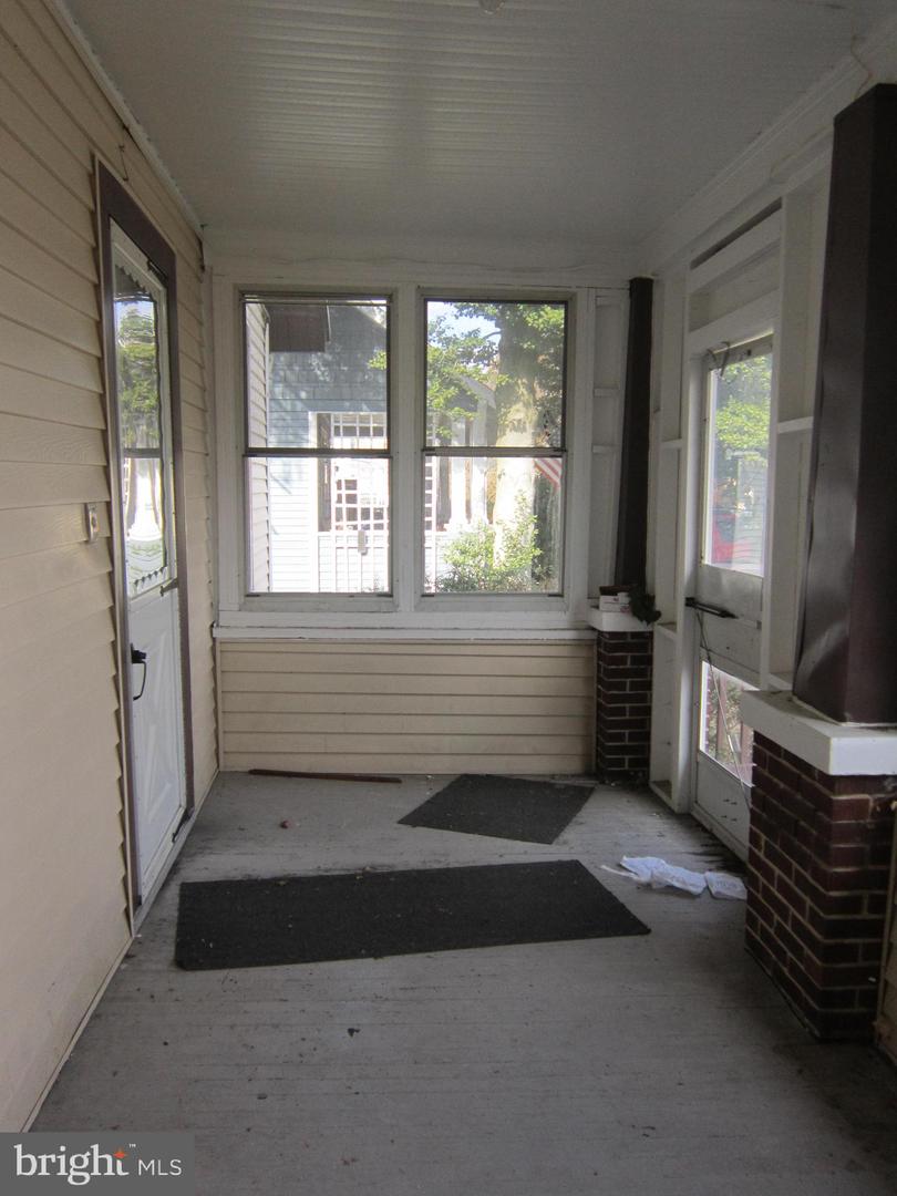 Photo 4 of 18 of 76 S Valley Ave #12 house