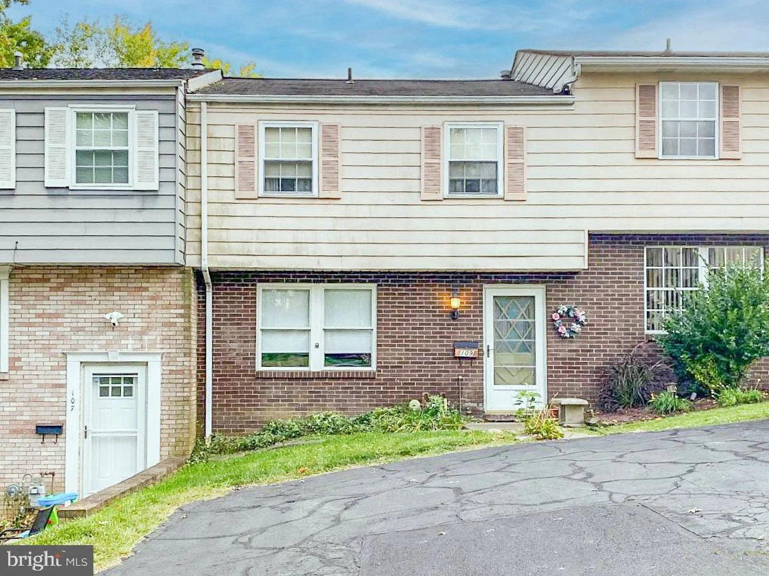 109 Old Meadow Road, Canonsburg, PA, 15317