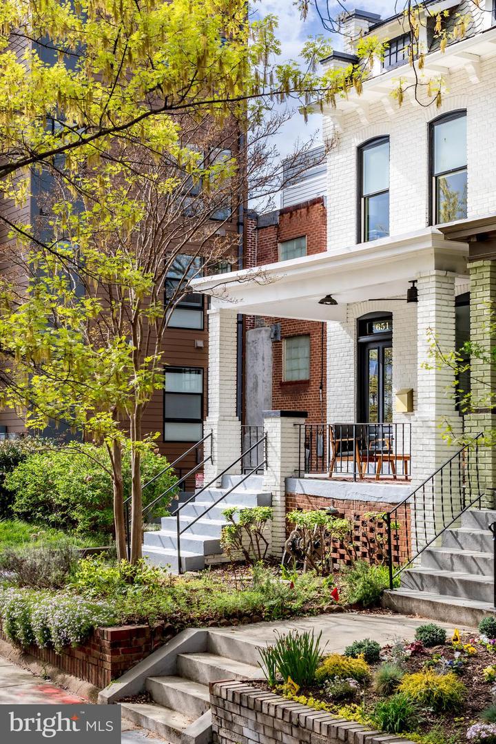 Photo 3 of 40 of 651 Irving St NW townhome