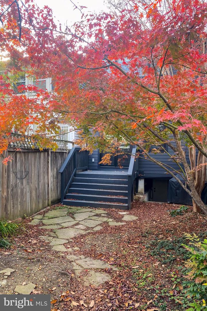 Photo 37 of 40 of 651 Irving St NW townhome