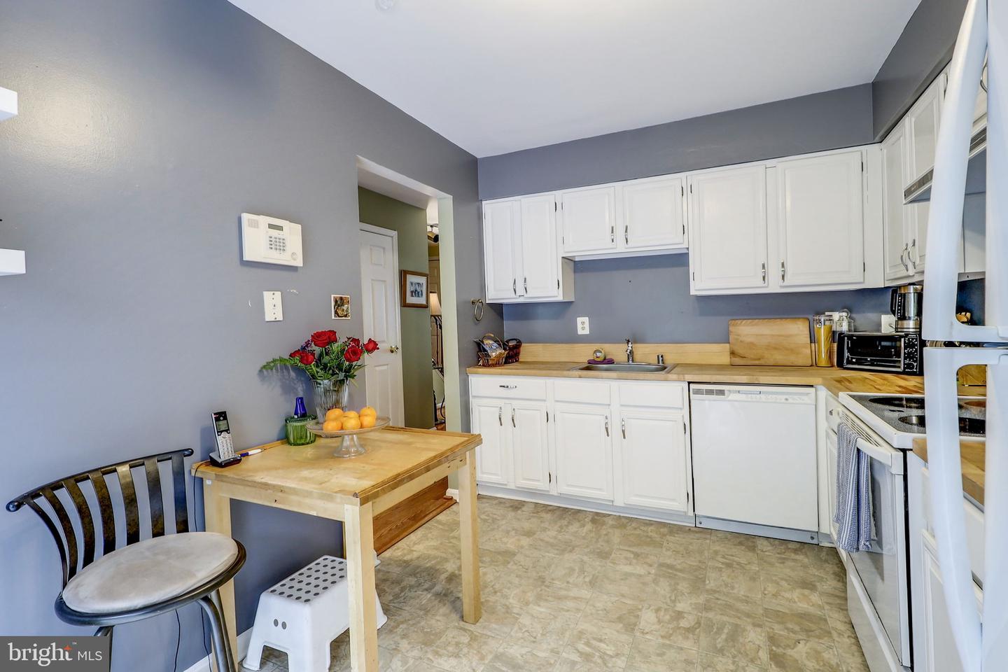 Photo 14 of 30 of 3021 Mozart Dr townhome