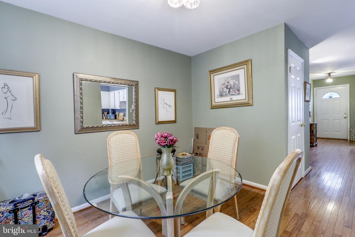 Photo 11 of 30 of 3021 Mozart Dr townhome