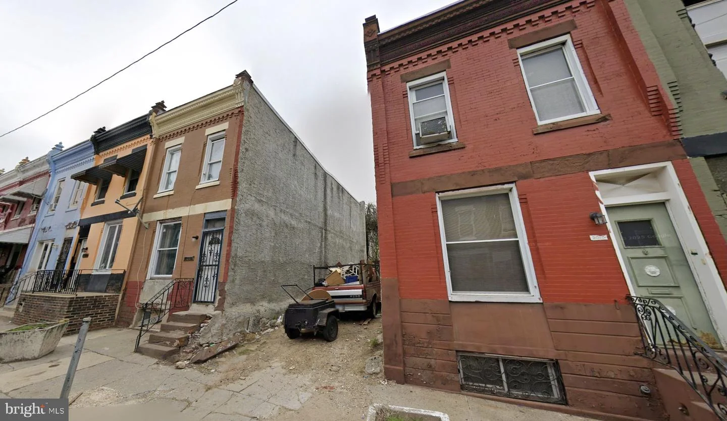 2015 W Boston Street