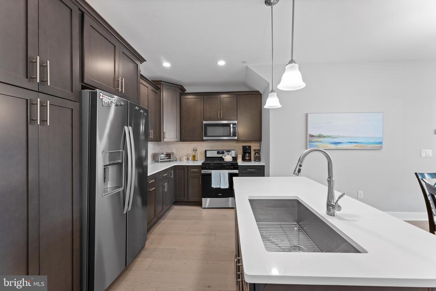 Photo 8 of 26 of 701 Lakeview Ct #Bldg 700 townhome