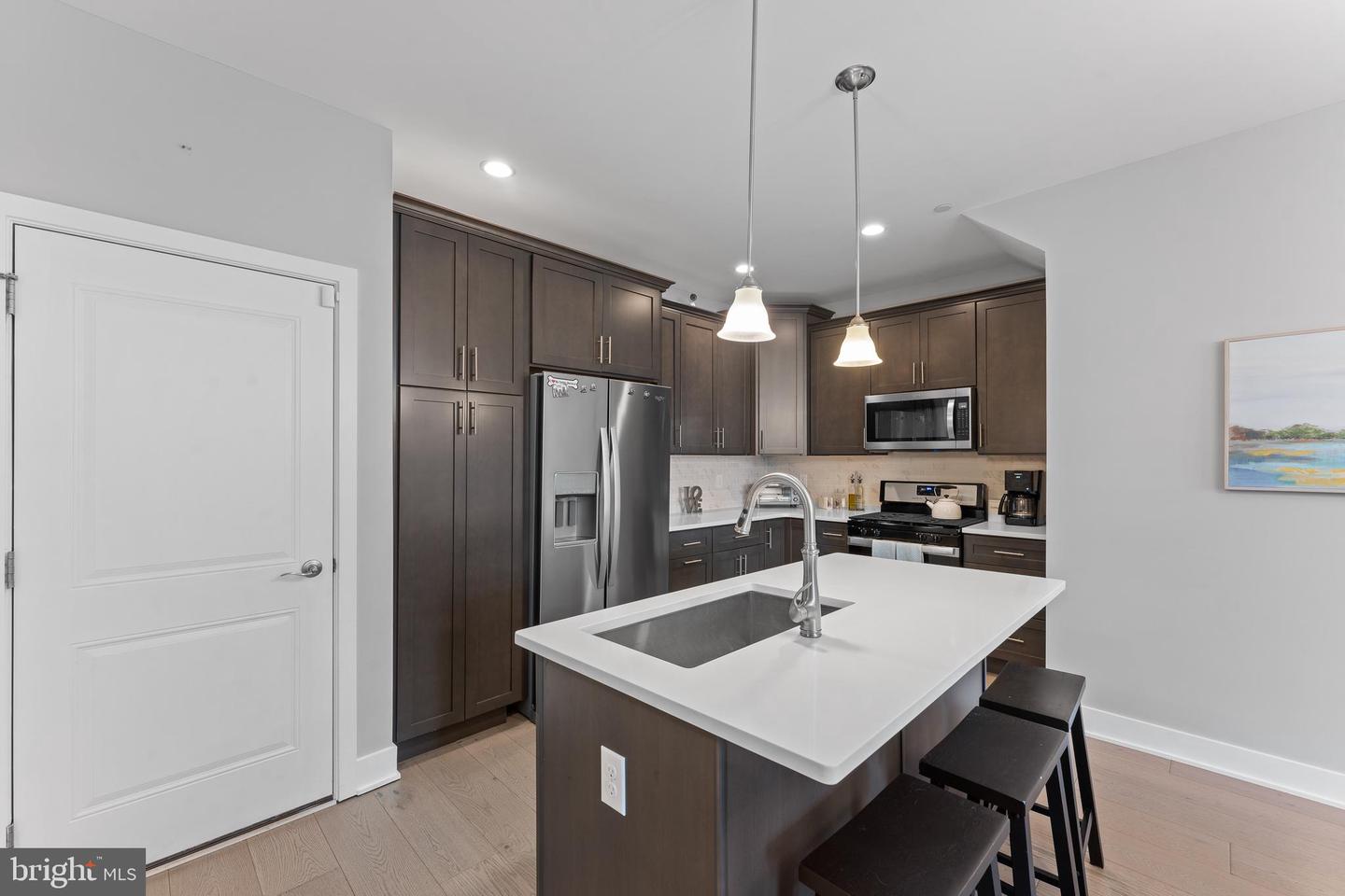 Photo 9 of 26 of 701 Lakeview Ct #Bldg 700 townhome