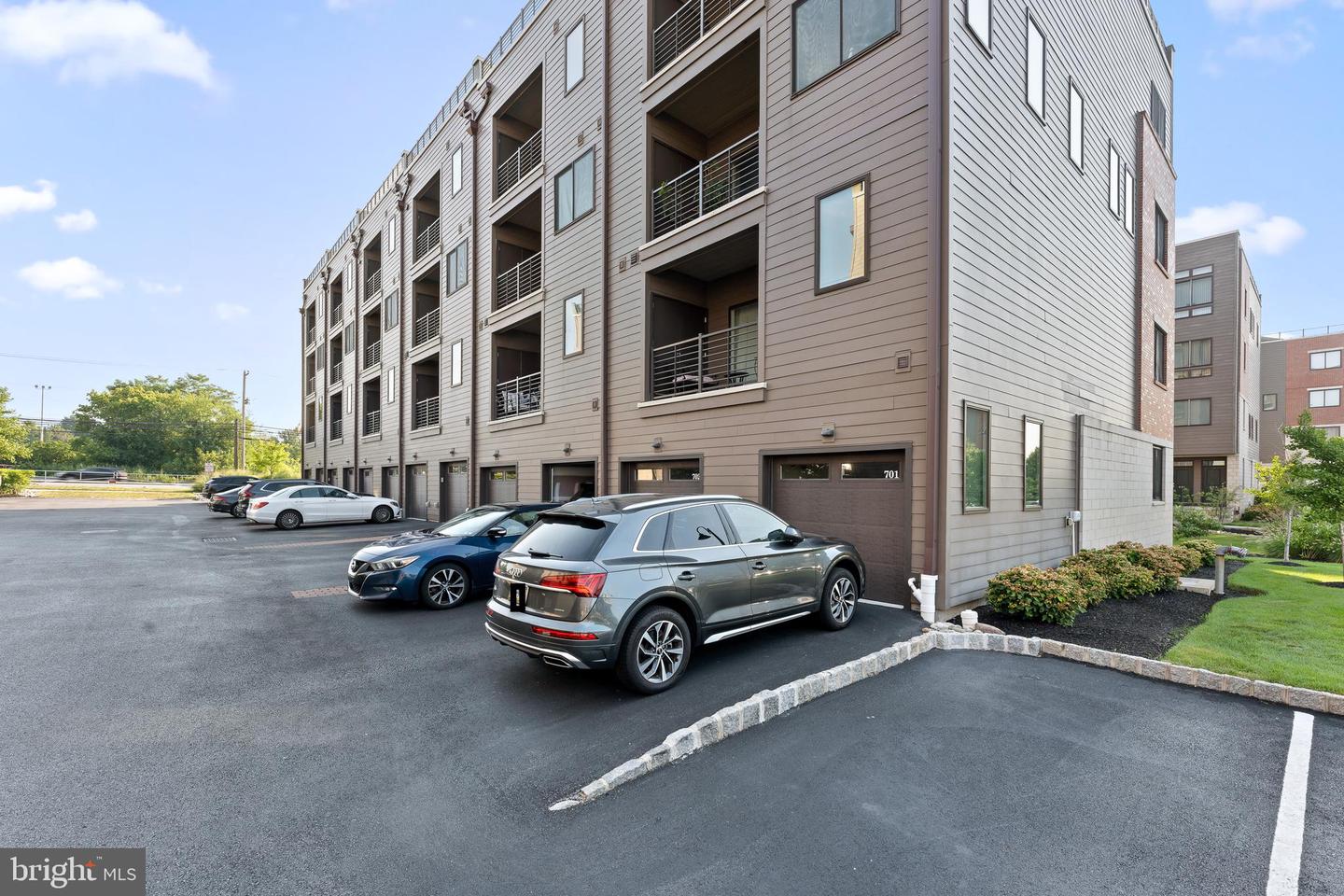 Photo 25 of 26 of 701 Lakeview Ct #Bldg 700 townhome