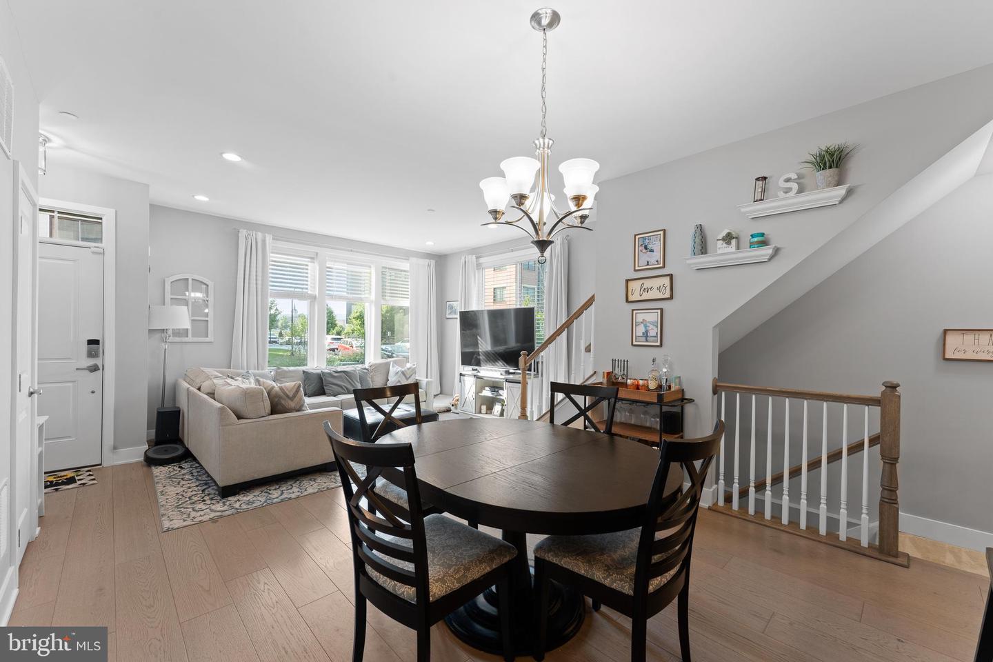 Photo 7 of 26 of 701 Lakeview Ct #Bldg 700 townhome