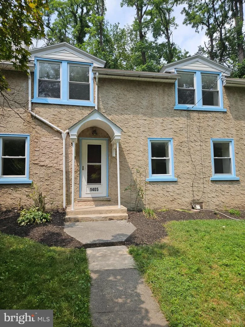 1405 Old Glasgow Street