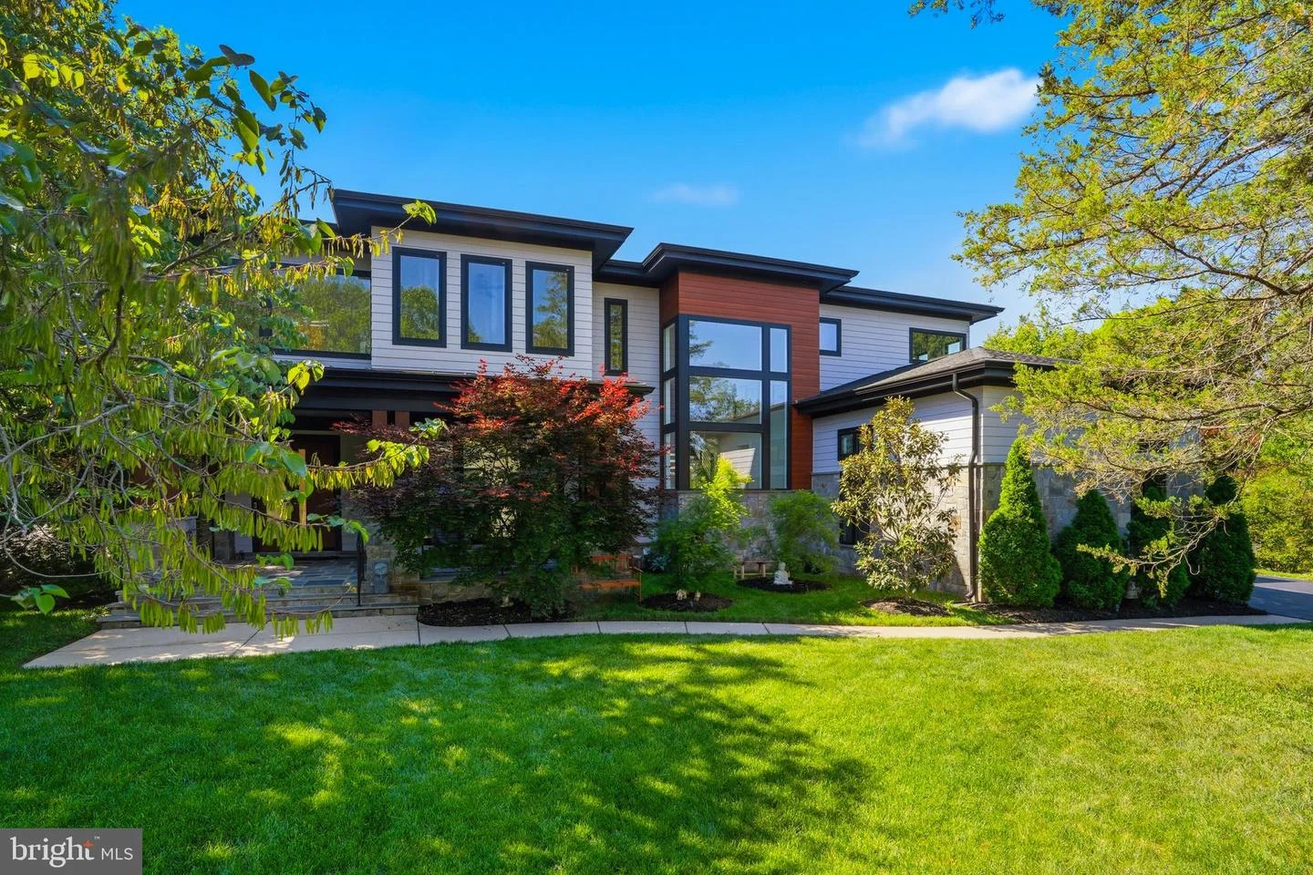 1513 Oakview Drive