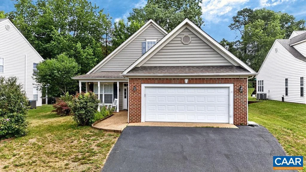 153 Deerwood Rd Rd