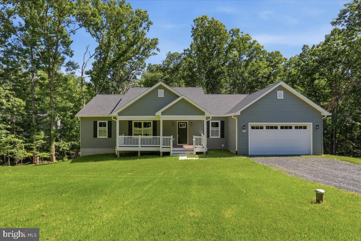 99 Lakeside Dr
