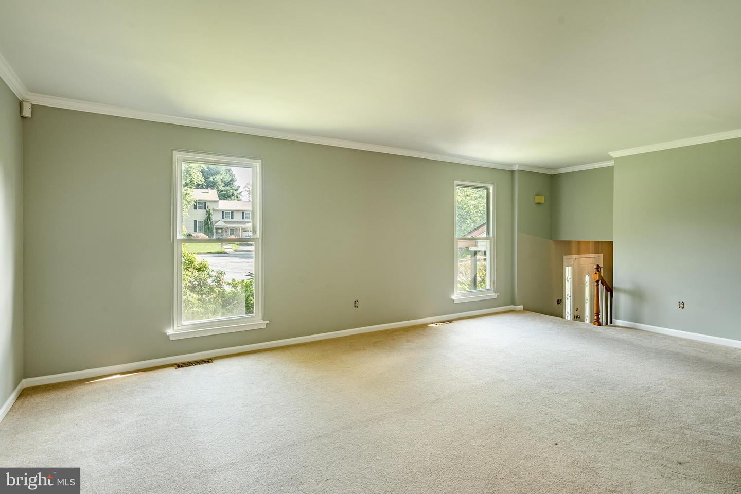 Photo 8 of 46 of 6 Alicia Cir house