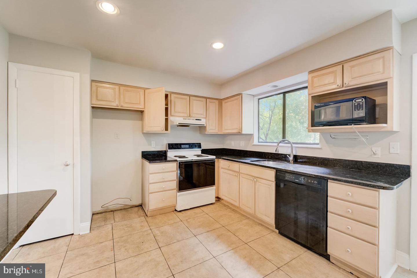Photo 12 of 28 of 11947 Escalante Ct townhome