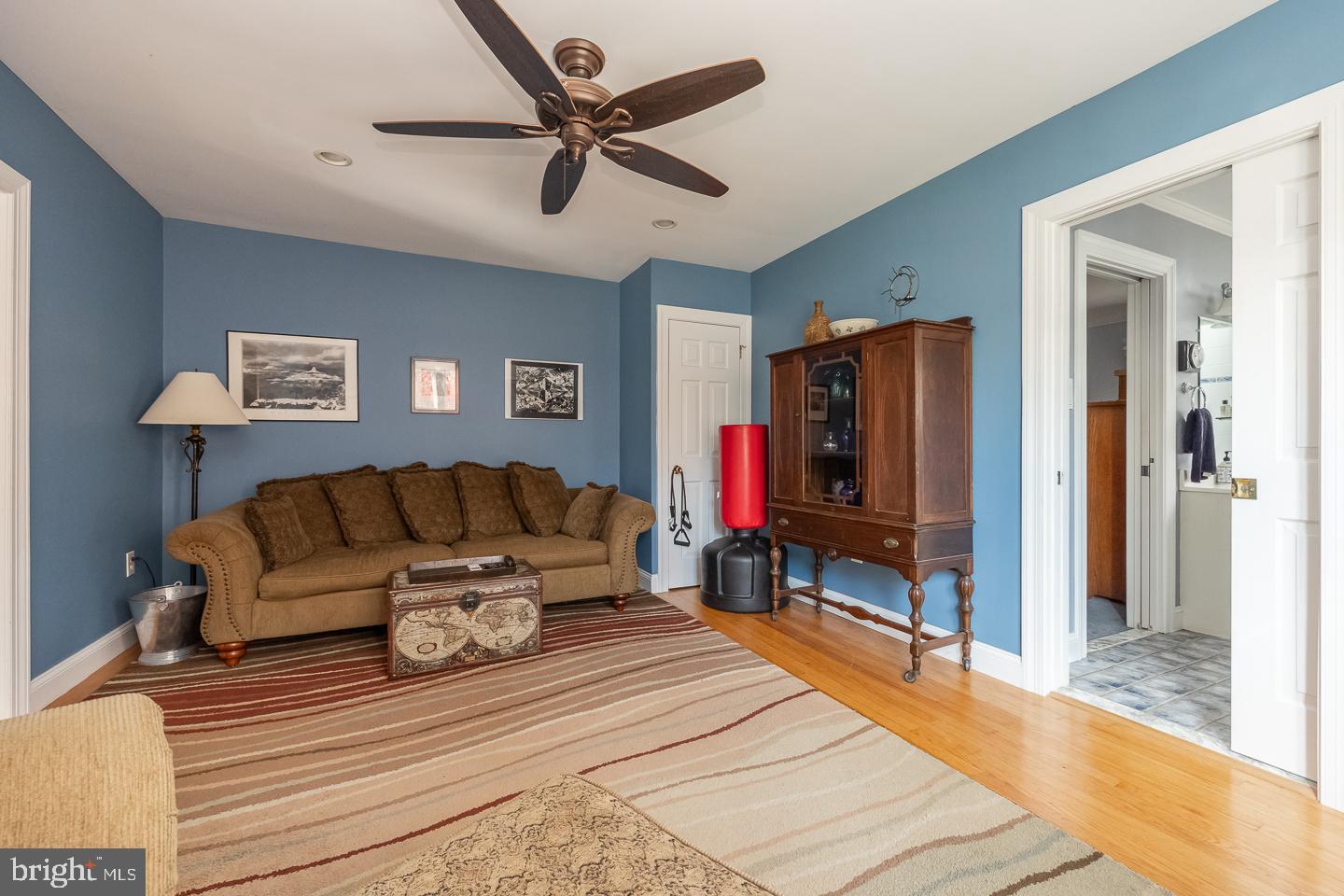 Photo 11 of 28 of 48 Delmont Rd house