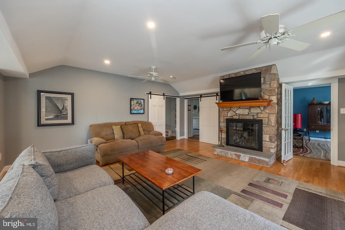 Photo 6 of 28 of 48 Delmont Rd house
