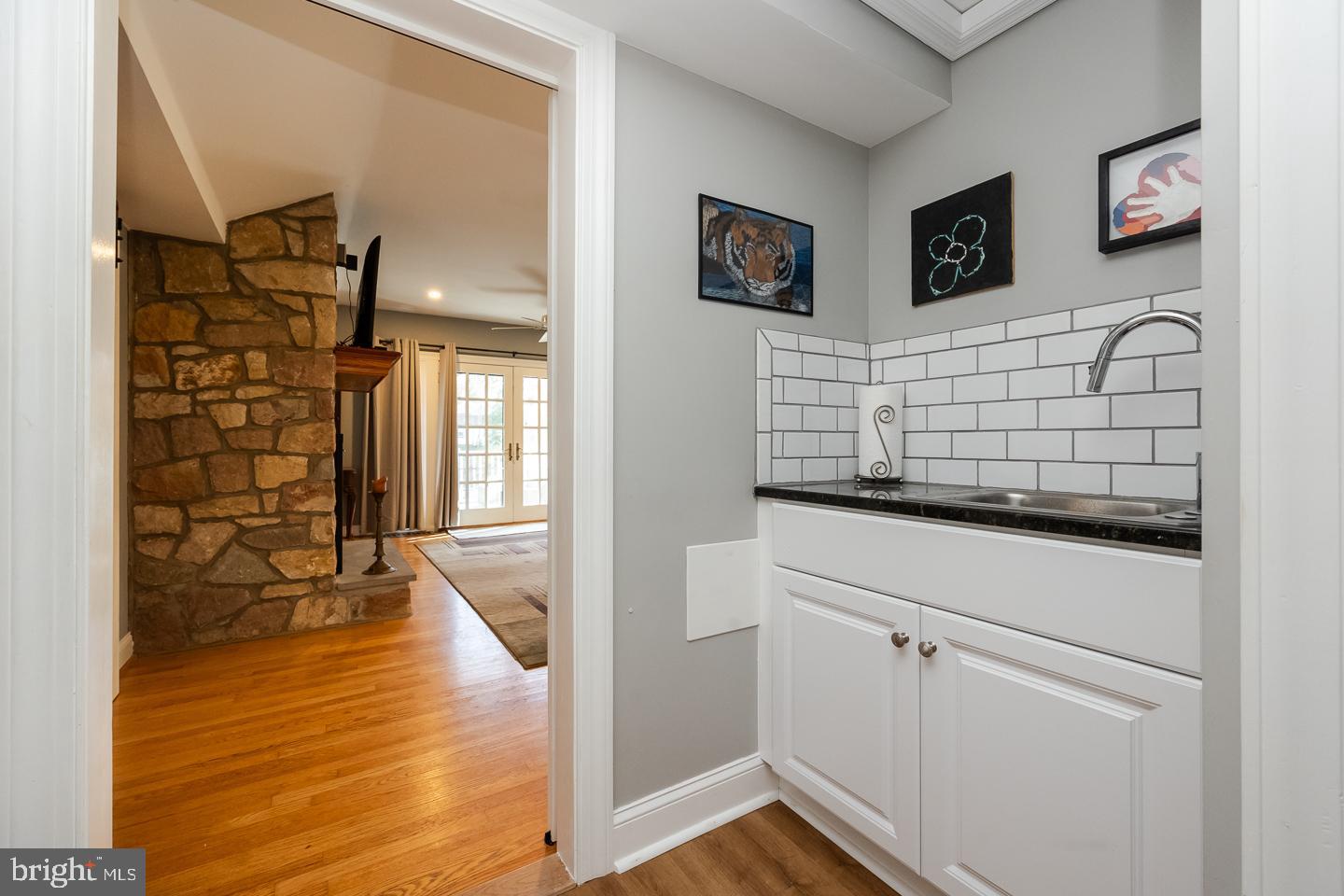 Photo 8 of 28 of 48 Delmont Rd house