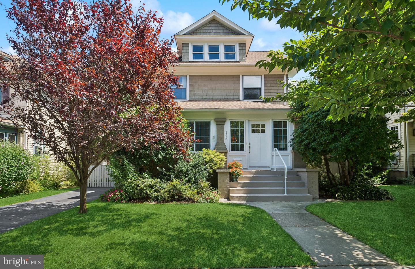 View Hightstown, NJ 08520 house
