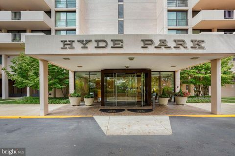 Condominium in Arlington VA 4141 Henderson ROAD.jpg