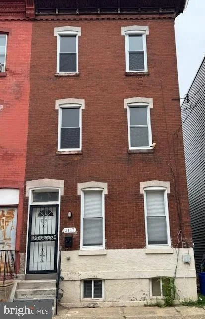 2417 W Master Street
