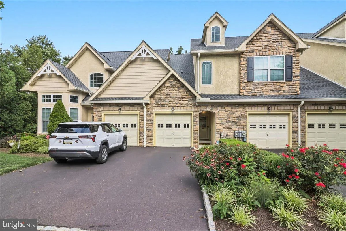 2463 Merri Claude Drive