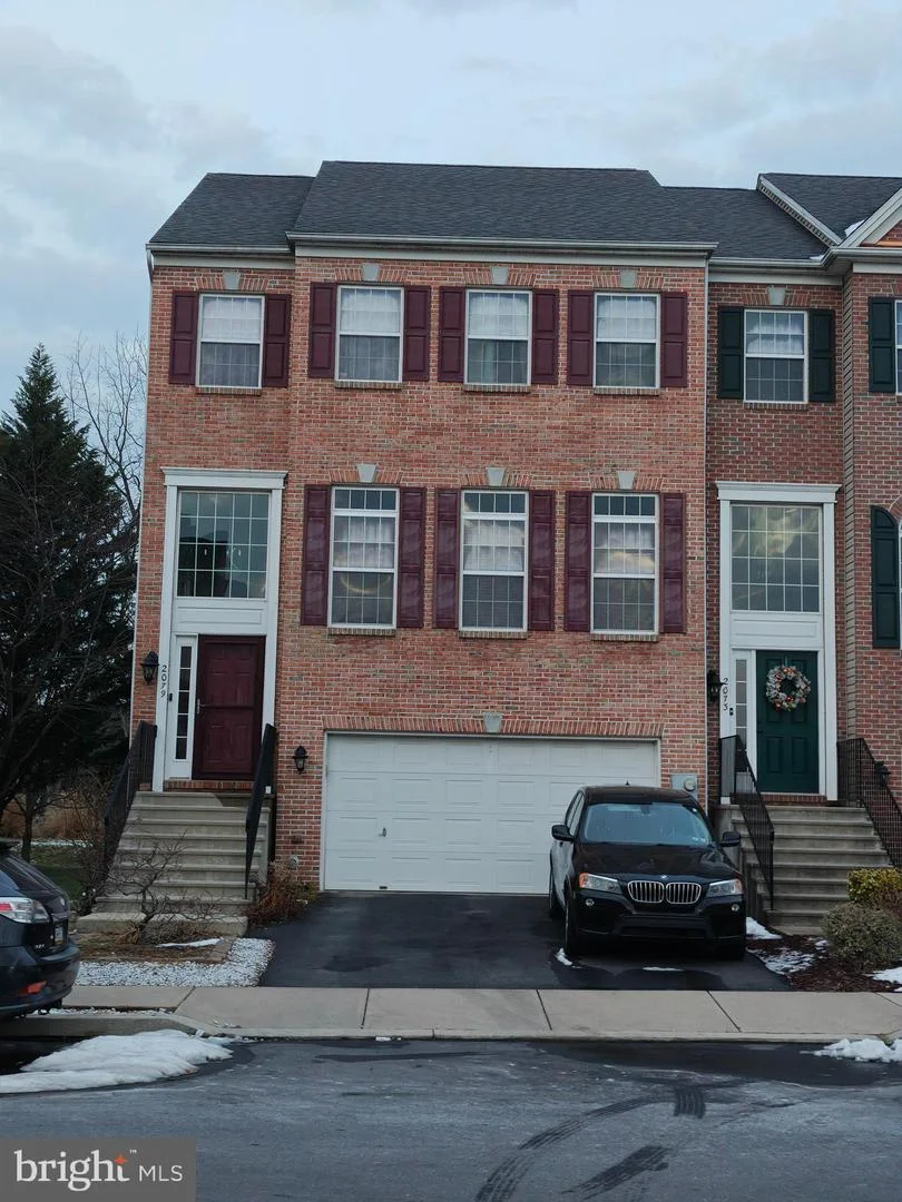 2079 Huntington Lane