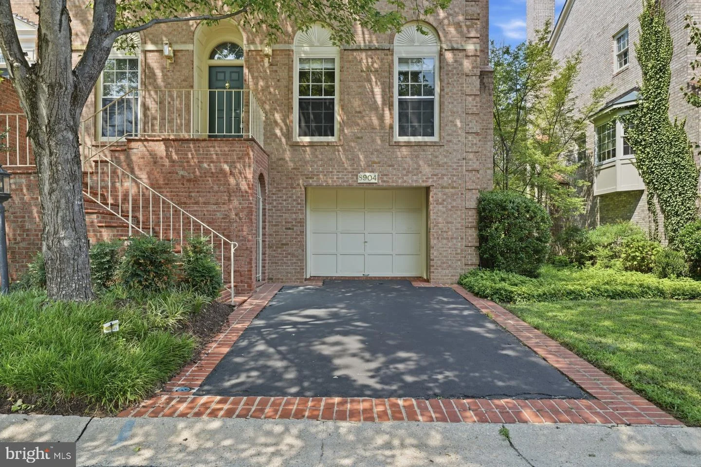 8904 Barrowgate Court