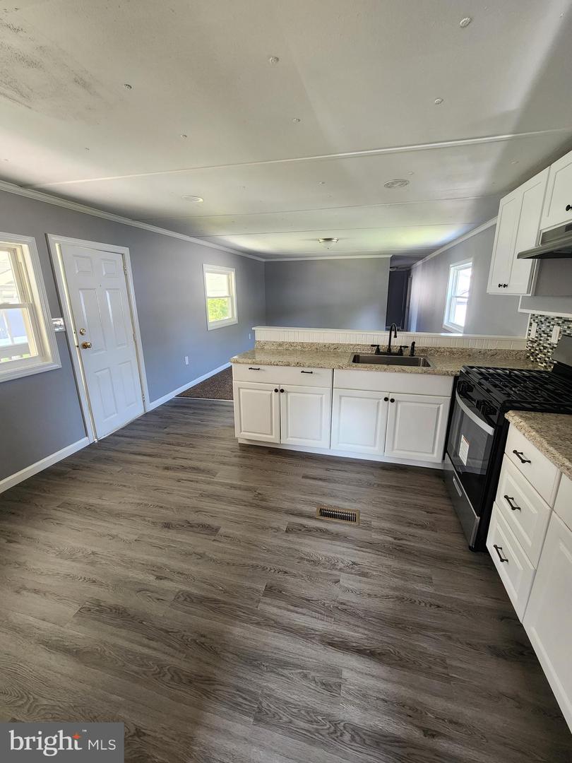 Photo 10 of 11 of 318 Arizona Ave mobile home
