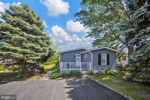 Manufactured Home in North Wales PA 233 Cherrywood COURT.jpg