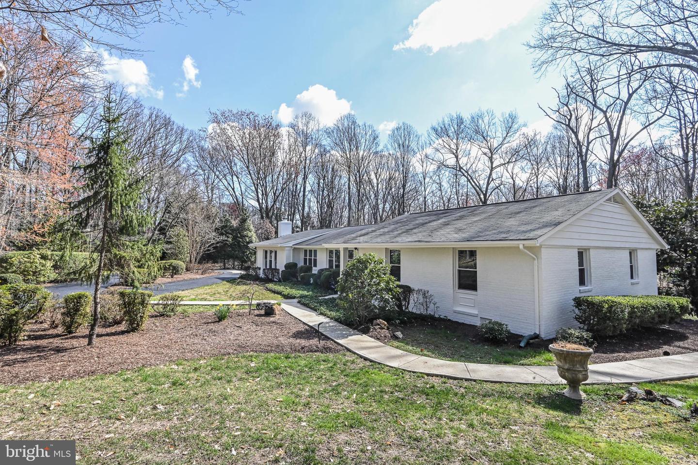 Photo 6 of 66 of 729 Clear Spring Rd house