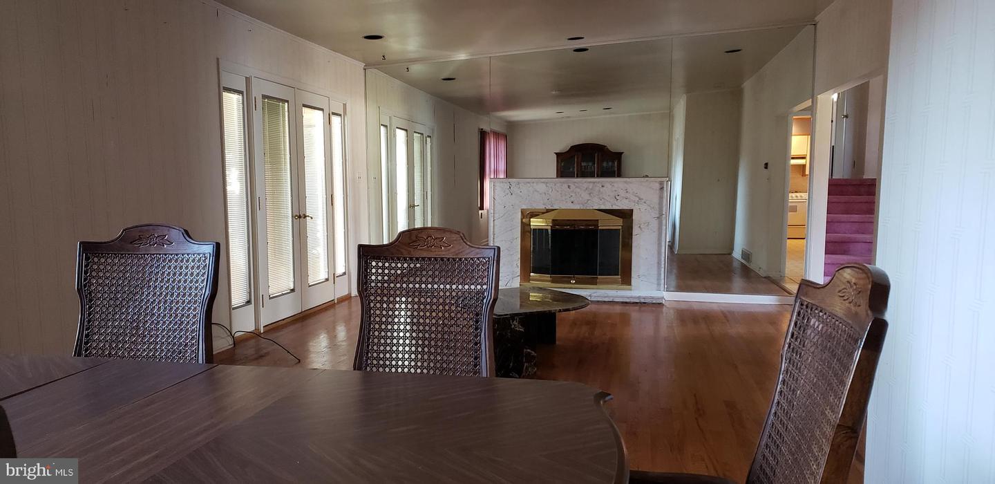 Photo 6 of 30 of 14 Oak Dr house