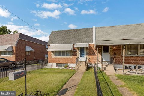 Duplex in Marcus Hook PA 1563 Market STREET.jpg