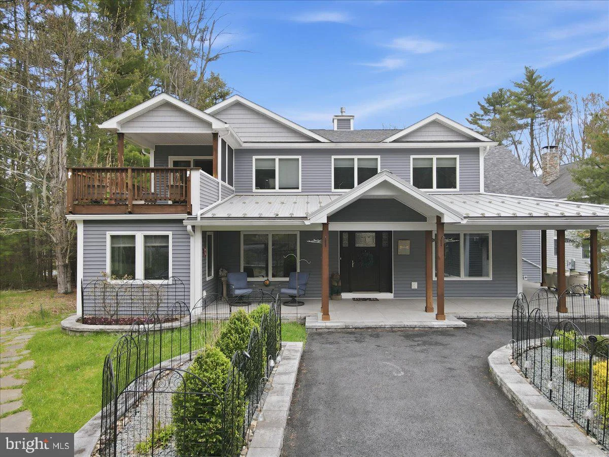 111 Spinnler Pl
