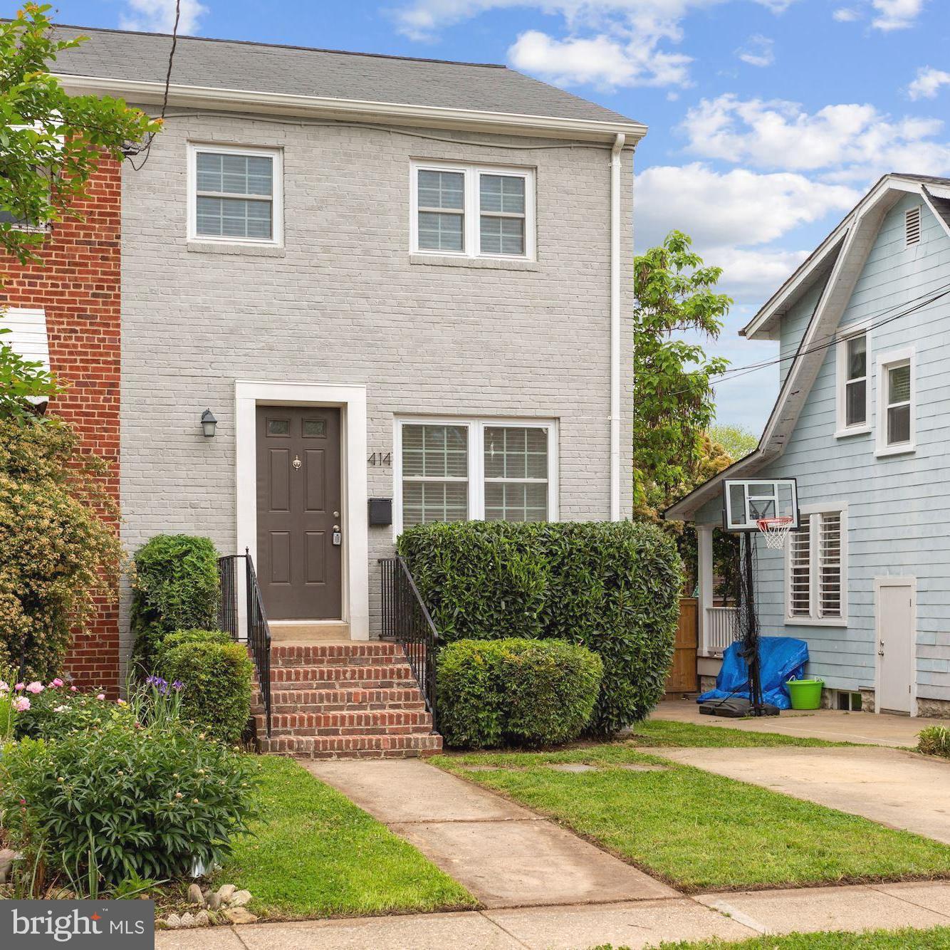 414 E Custis Ave E