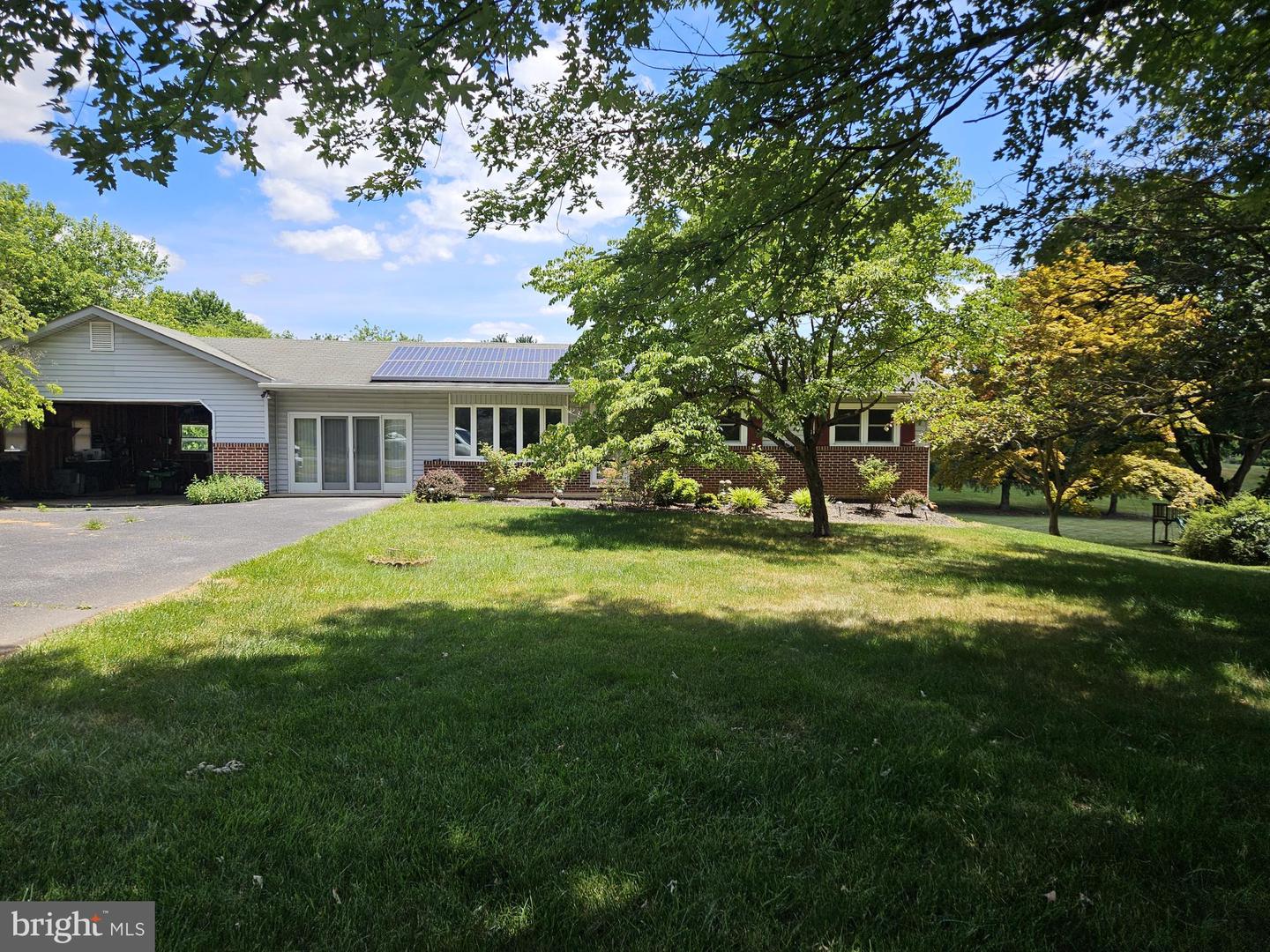 Photo 3 of 59 of 2501 Sykesville Rd house