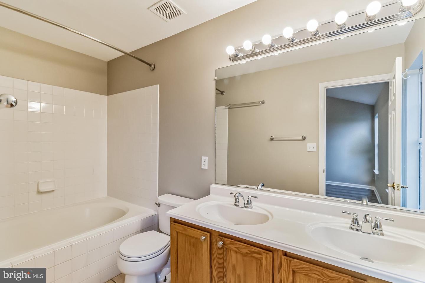Photo 13 of 21 of 45438 Baggett Ter townhome