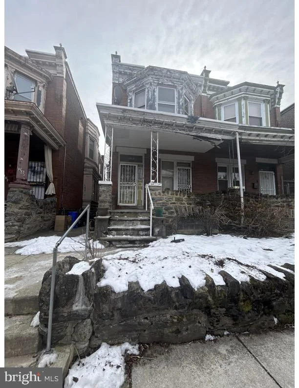 130 W Abbottsford Ave